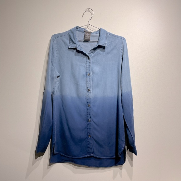 Chelsea & Theodore Size M. Long Sleeve Shirt Blue Two Toned Boyfriend Shirt - Picture 2 of 9